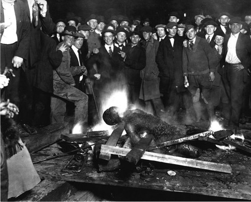 744px-Omaha_courthouse_lynching.jpg